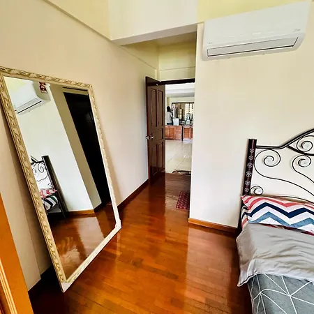 Comfy Haven Master Bedroom Lake View With Free Wifi & Free Parking Cyberjaya Bagian luar foto