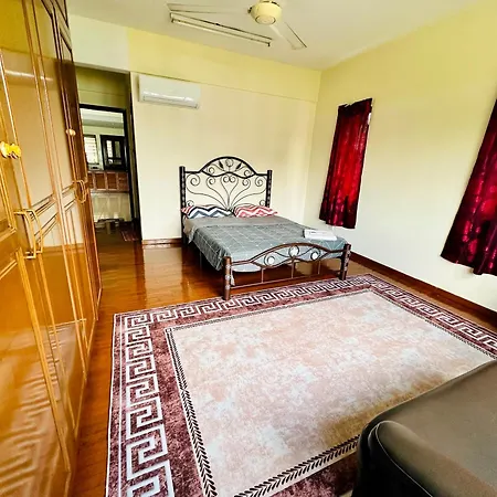 Comfy Haven Master Bedroom Lake View With Free Wifi & Free Parking Cyberjaya Bagian luar foto