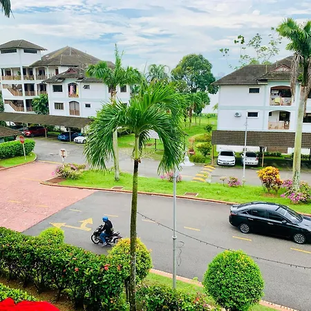 Comfy Haven Master Bedroom Lake View With Free Wifi & Free Parking Cyberjaya Bagian luar foto